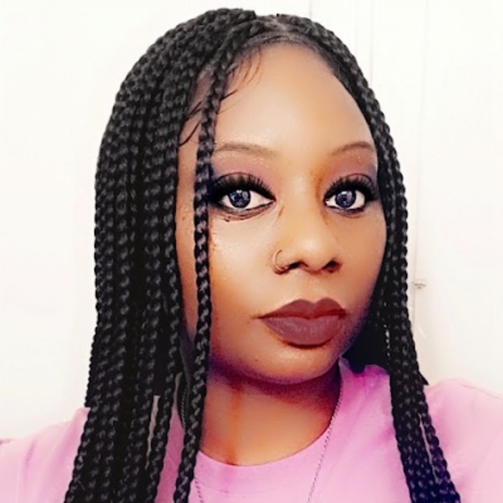 Meet your Posher, Elexis